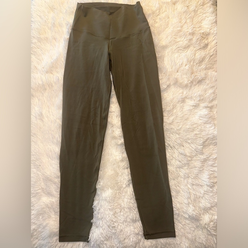 Women’s athletic leggings